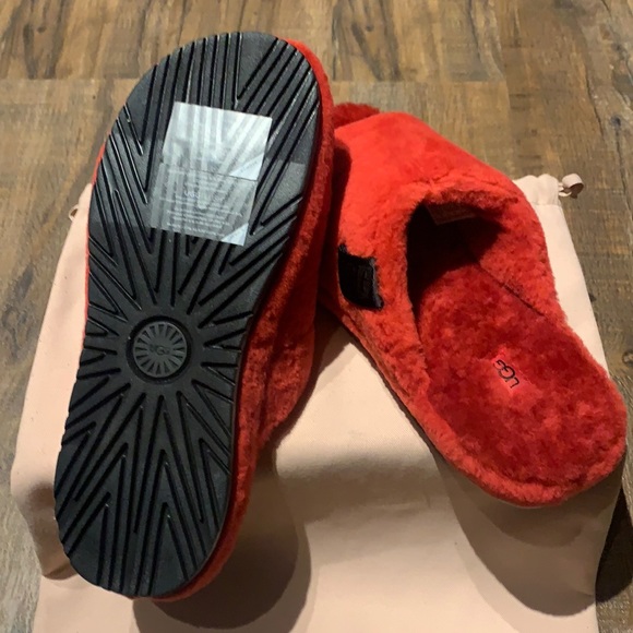 UGG Fluff You Luxury Slippers (Premium Material) - Picture 11 of 12